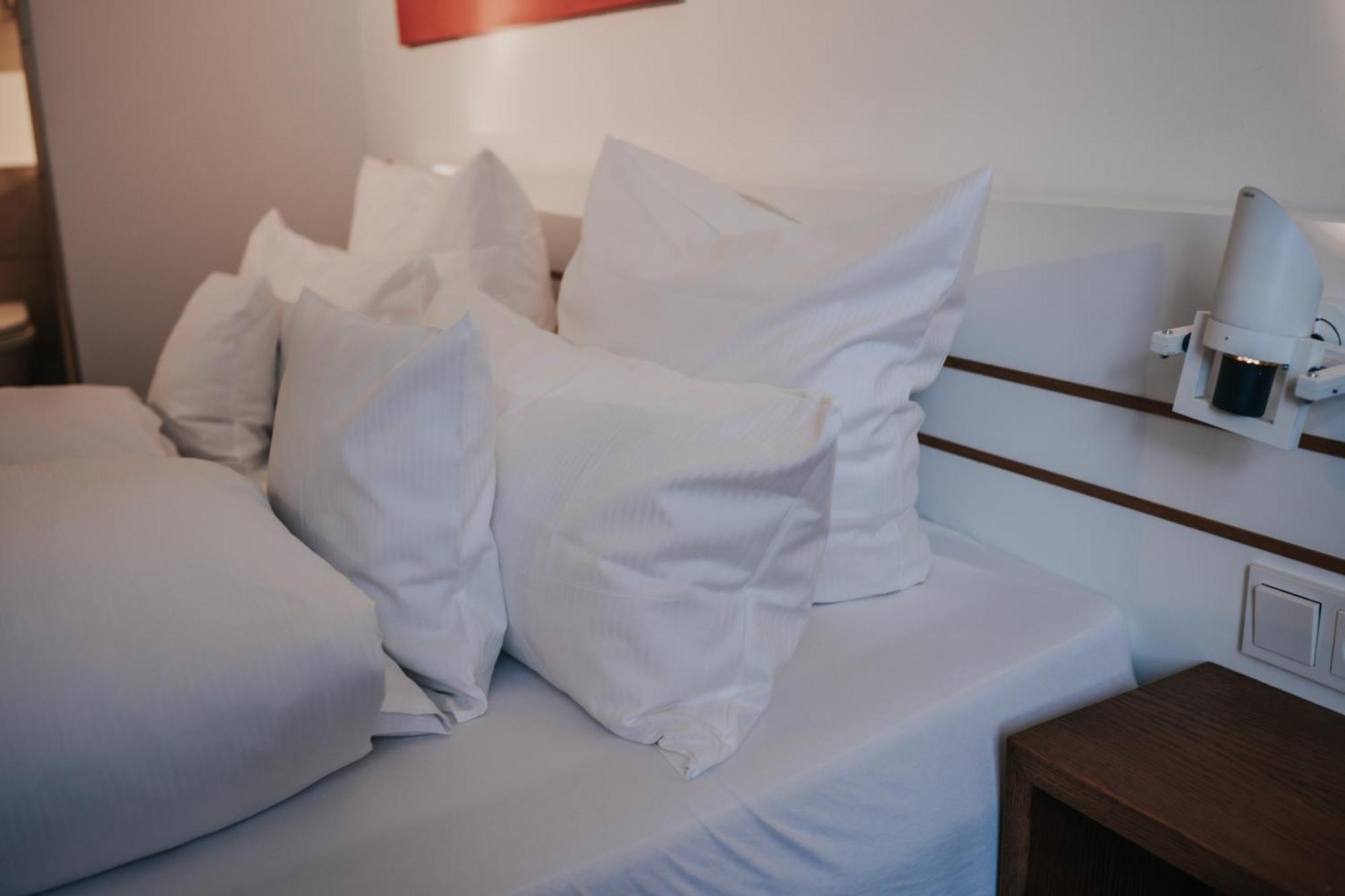Design Hotel & Restaurant Loewen Ulm Eksteriør bilde