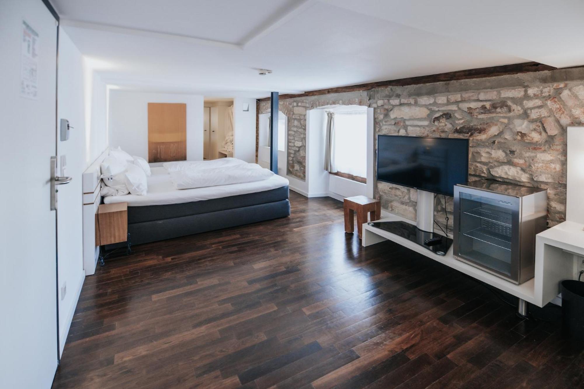 Design Hotel & Restaurant Loewen Ulm Eksteriør bilde